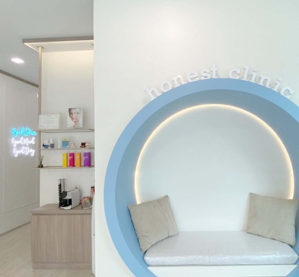 Honest Clinic reception and branding area
